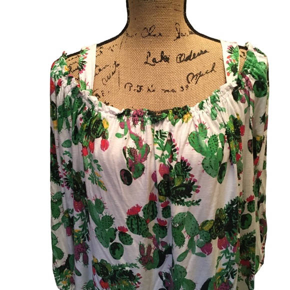 Casey Key Women’s Top -NWT - Picture 3 of 13